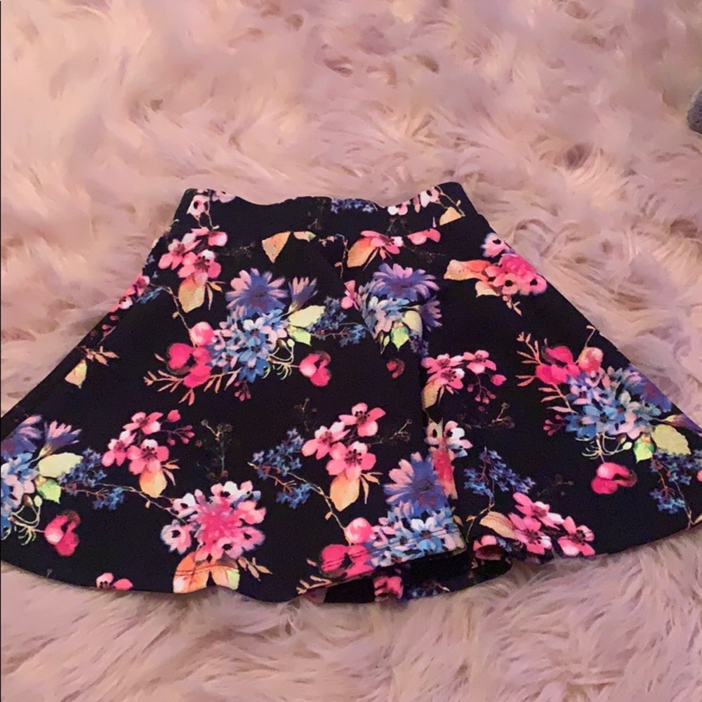 Flowy skirt